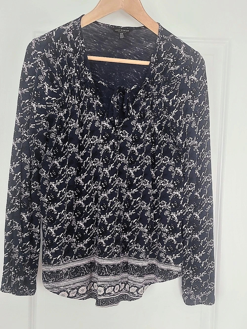 Lucky Brand Black and White Floral Tie-Neck Long Sleeve Blouse Navy, Blk & White - Picture 2 of 6